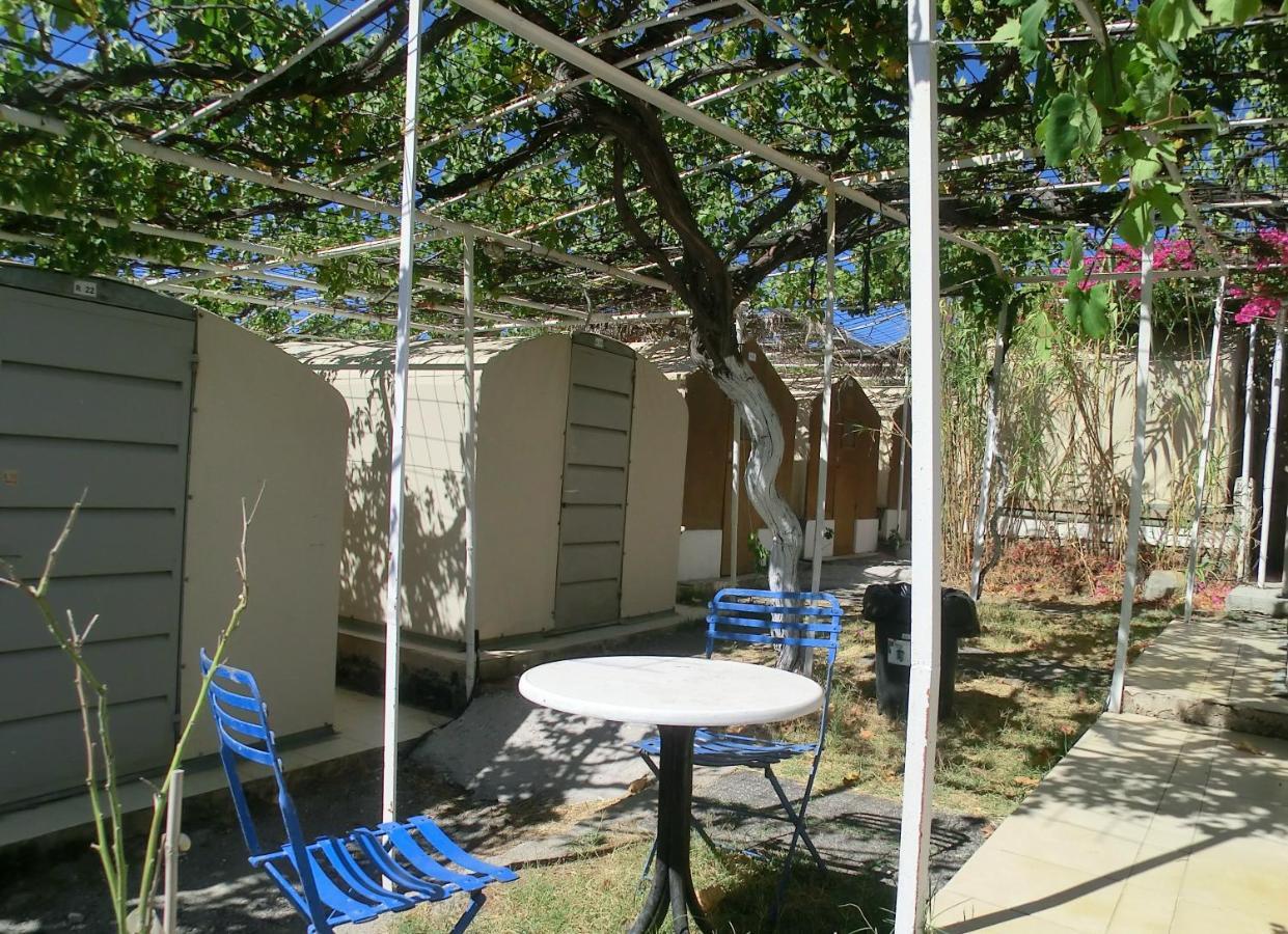 Santorini Camping & Hostel ฟิรา ภายนอก รูปภาพ