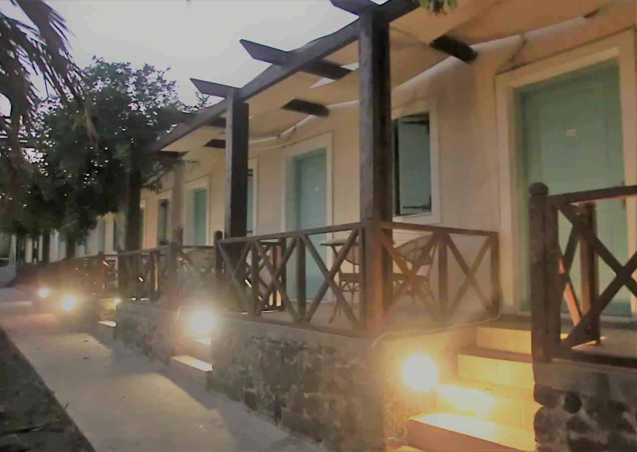 Santorini Camping & Hostel ฟิรา ภายนอก รูปภาพ