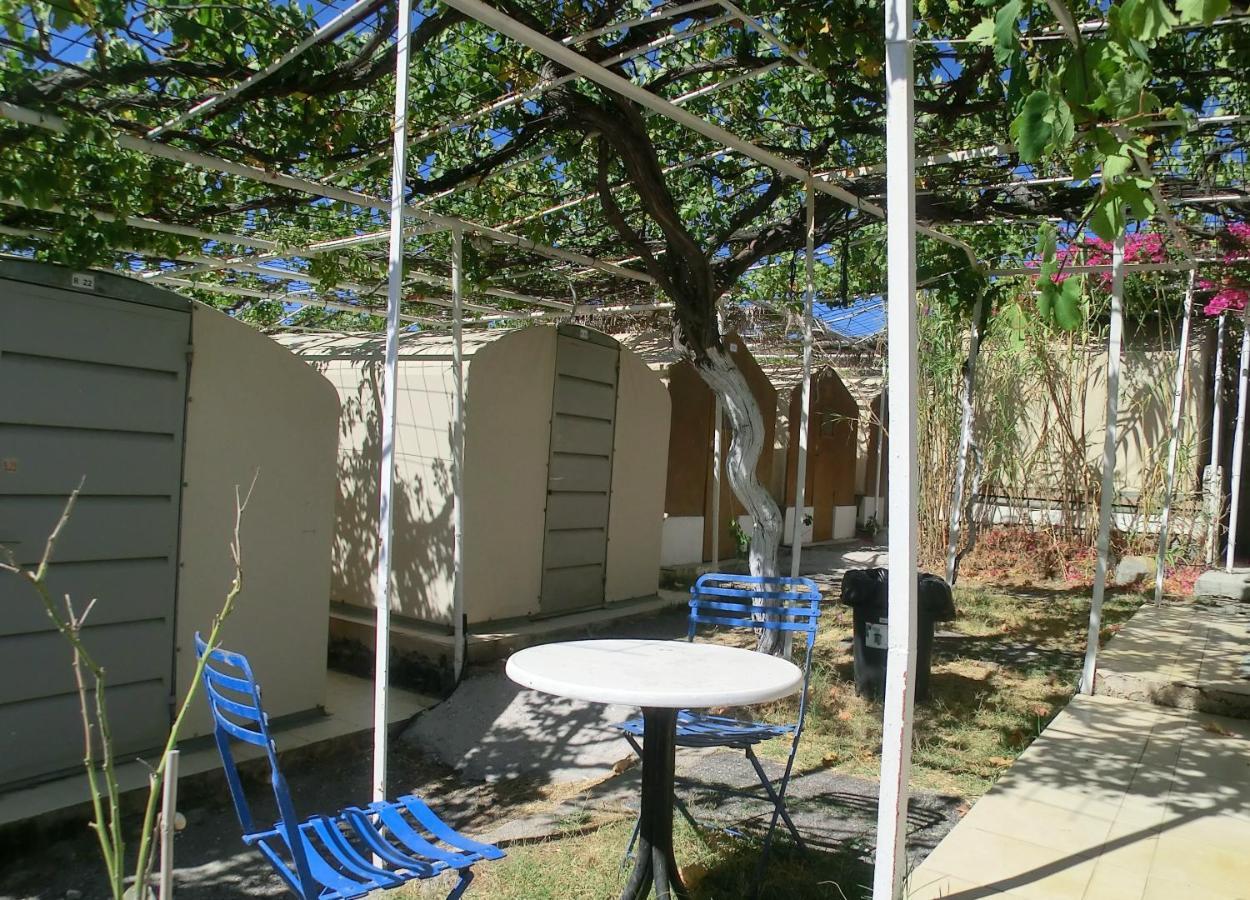 Santorini Camping & Hostel ฟิรา ภายนอก รูปภาพ