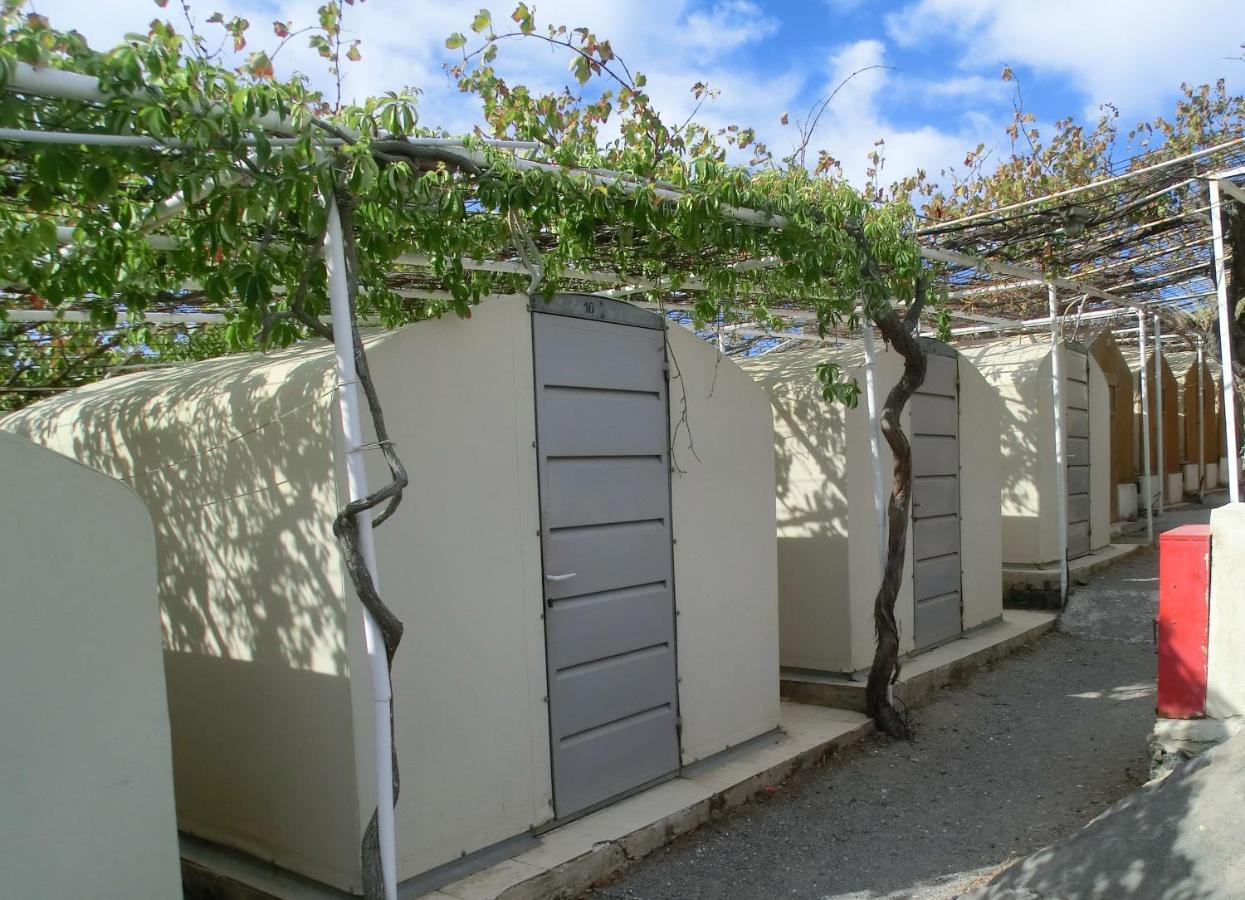 Santorini Camping & Hostel ฟิรา ภายนอก รูปภาพ