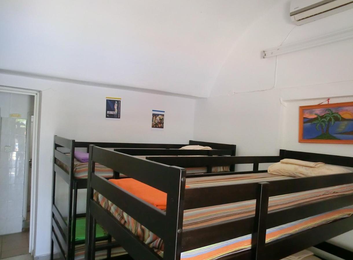 Santorini Camping & Hostel ฟิรา ภายนอก รูปภาพ
