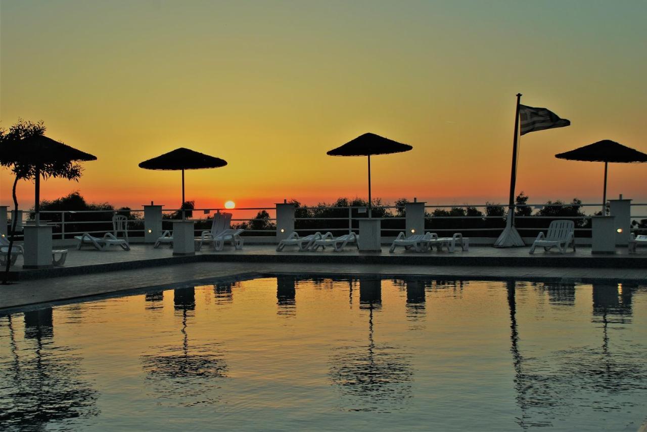 Santorini Camping & Hostel ฟิรา ภายนอก รูปภาพ