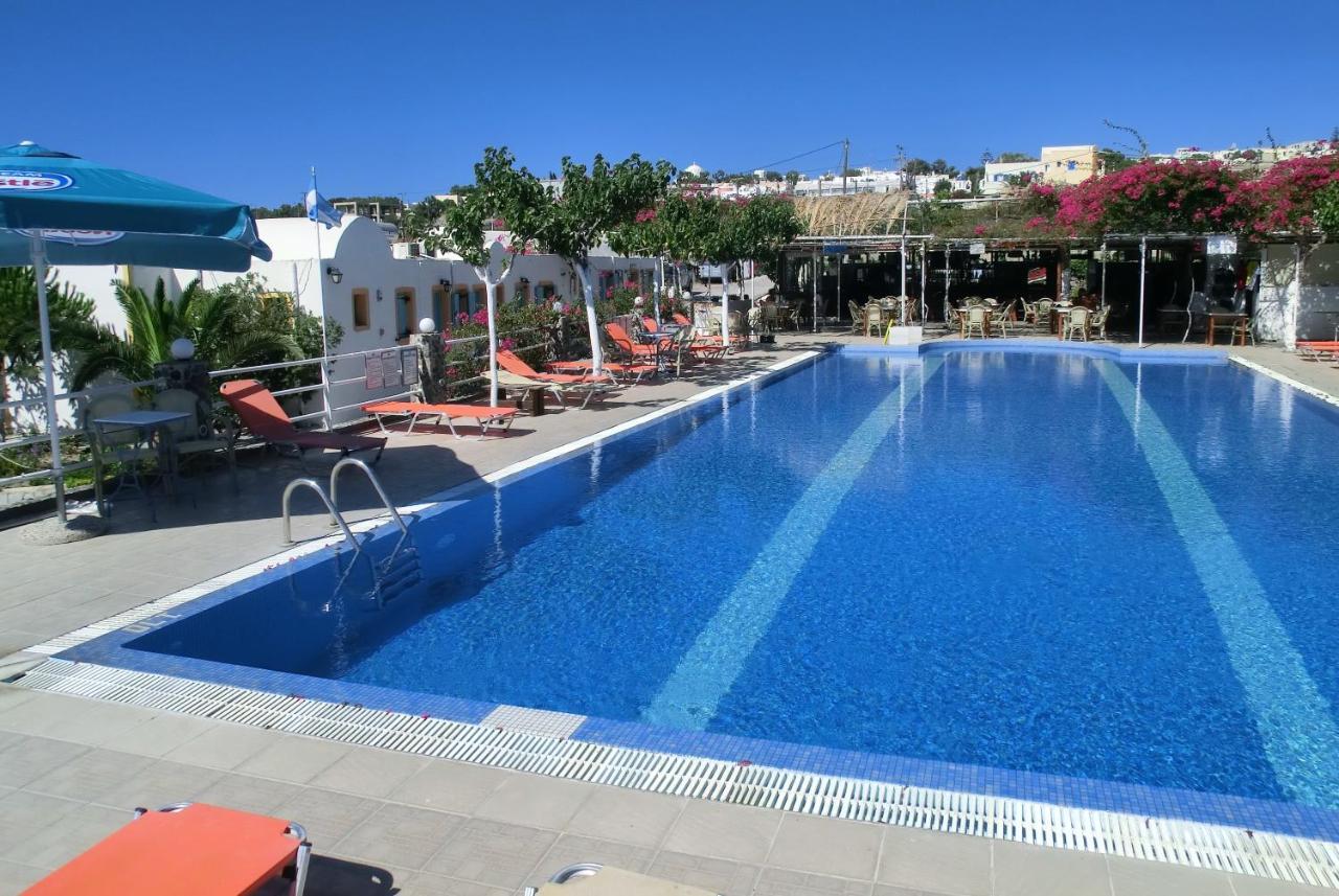 Santorini Camping & Hostel ฟิรา ภายนอก รูปภาพ