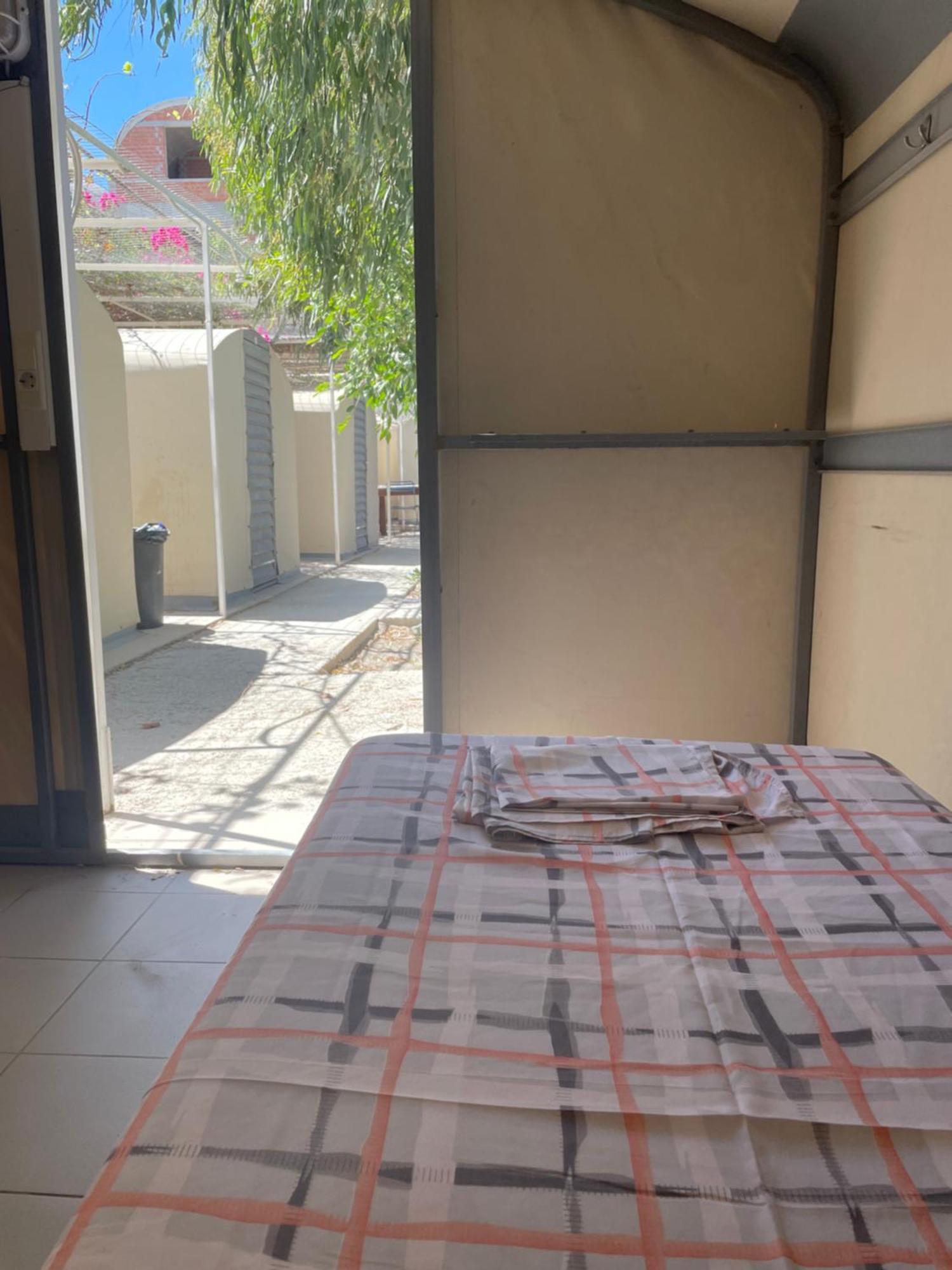 Santorini Camping & Hostel ฟิรา ภายนอก รูปภาพ