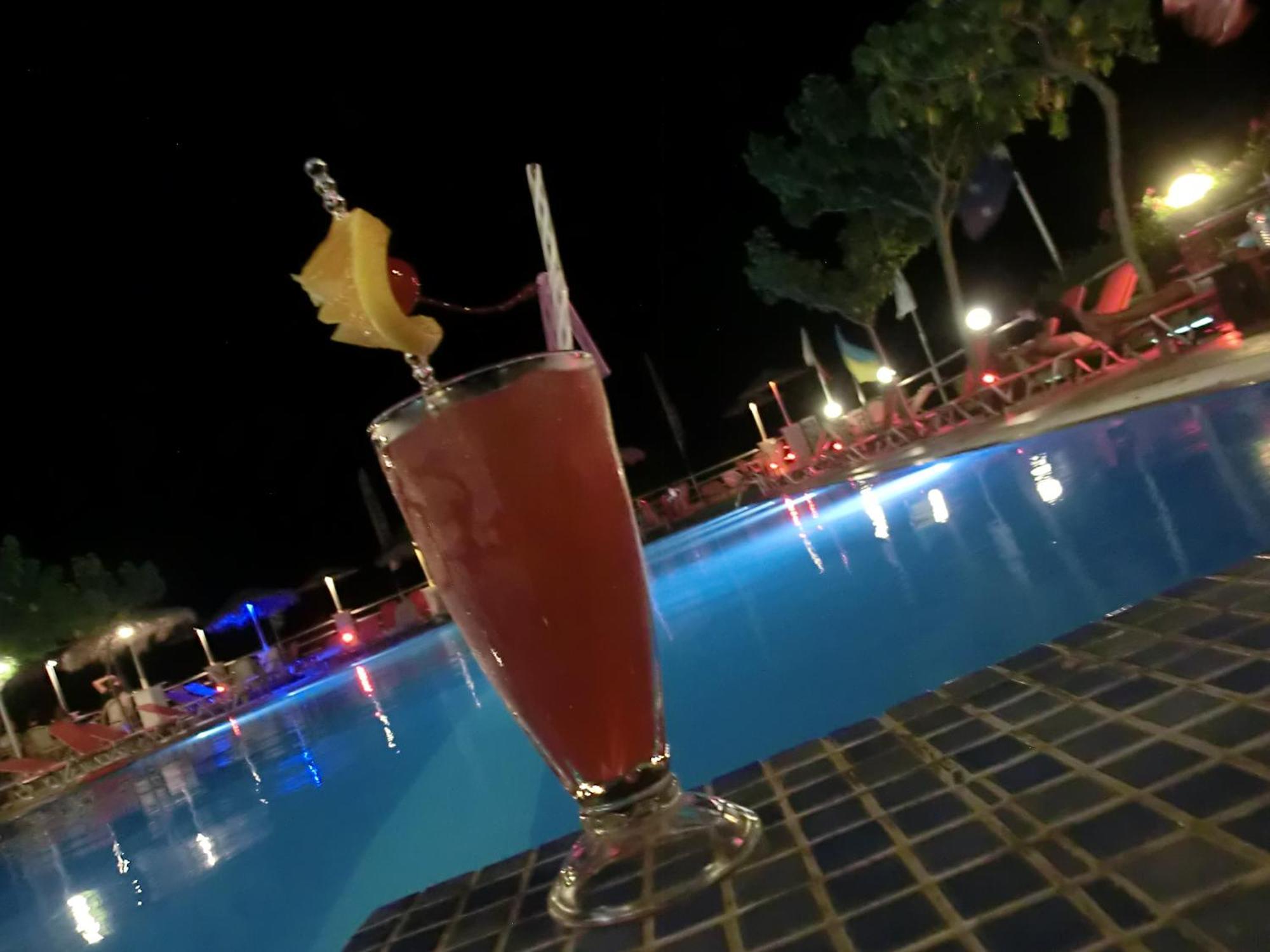 Santorini Camping & Hostel ฟิรา ภายนอก รูปภาพ